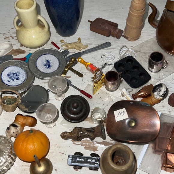 Large lot Antique Vintage dollhouse accessories - Picture 9 of 9